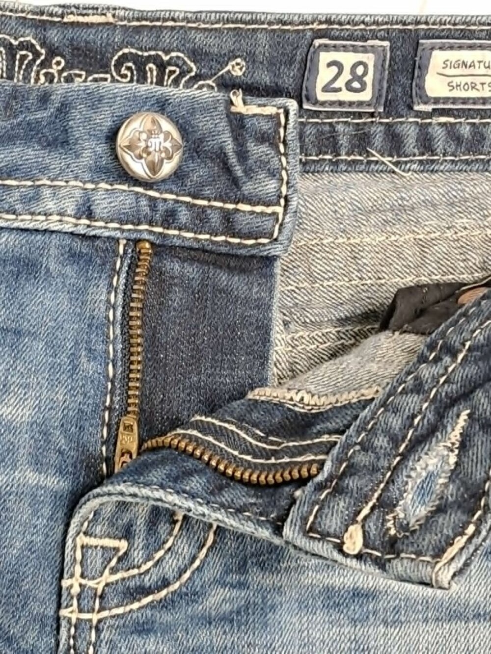 Miss Me Shorts Size 28 Low Rise Distressed Denim Embelished Rhinestone JE8154H - Picture 6 of 15